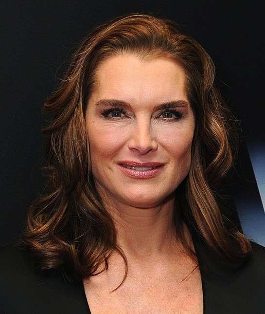 Brooke Shields con capelli lunghi