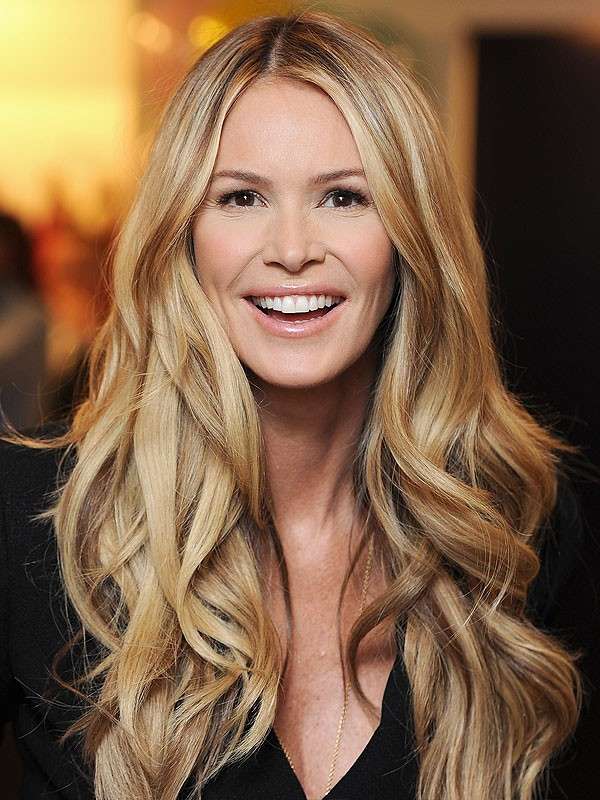 Capelli lunghi e fluenti per Elle Macpherson