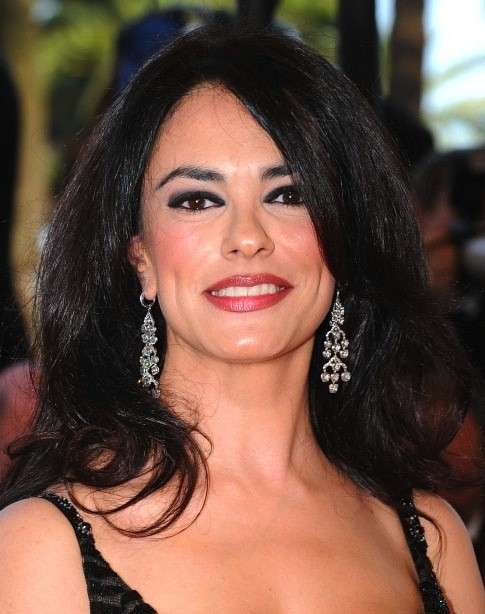 Capelli lunghi e folti per Maria Grazia Cucinotta