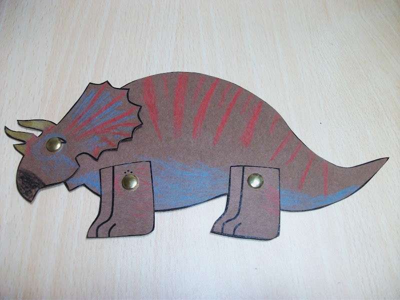Dinosauro di cartoncino