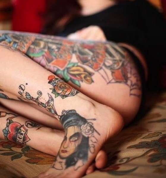 Idee per tatuaggi old school su gambe