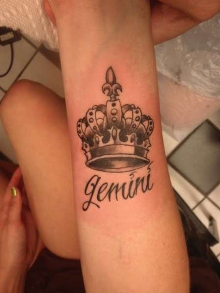 Tatuaggio Gemelli con corona