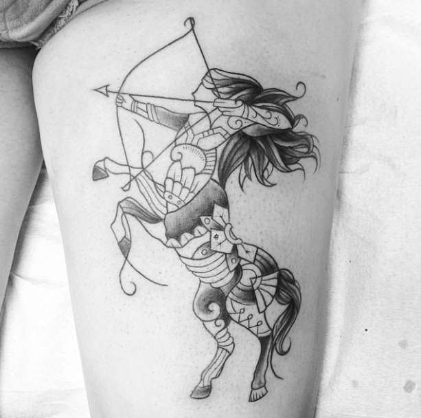 Tatuaggio particolareggiato Sagittario