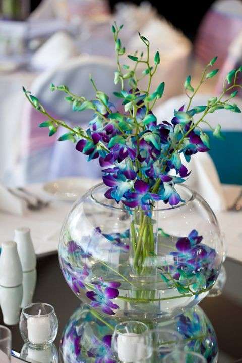 Vaso di vetro con fiori