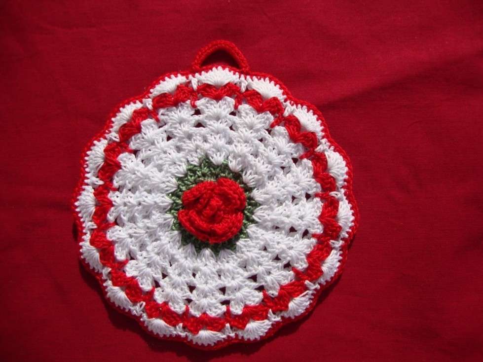 Fiore rosso e bianco