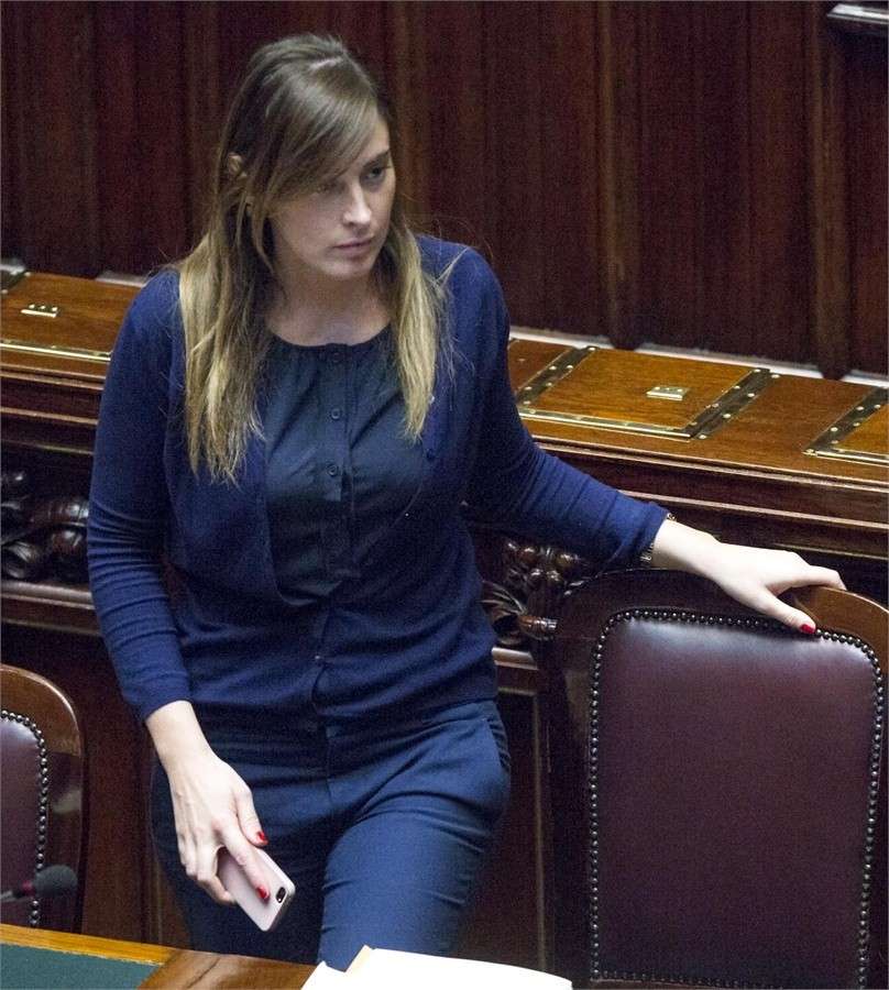 Look in total blue per la Boschi