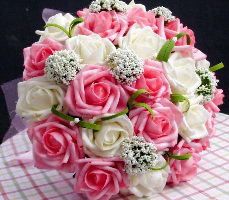 Bouquet finto con rose