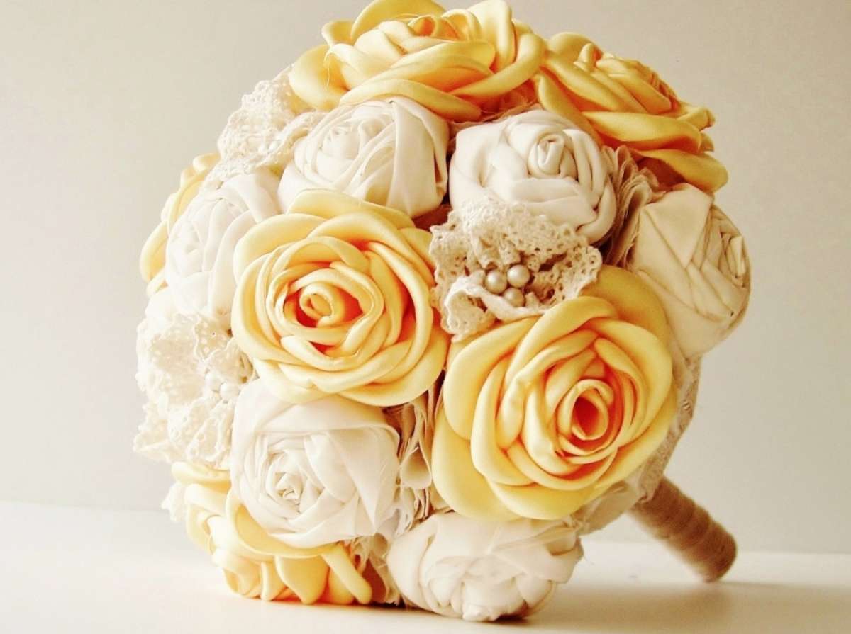 Bouquet giallo e bianco