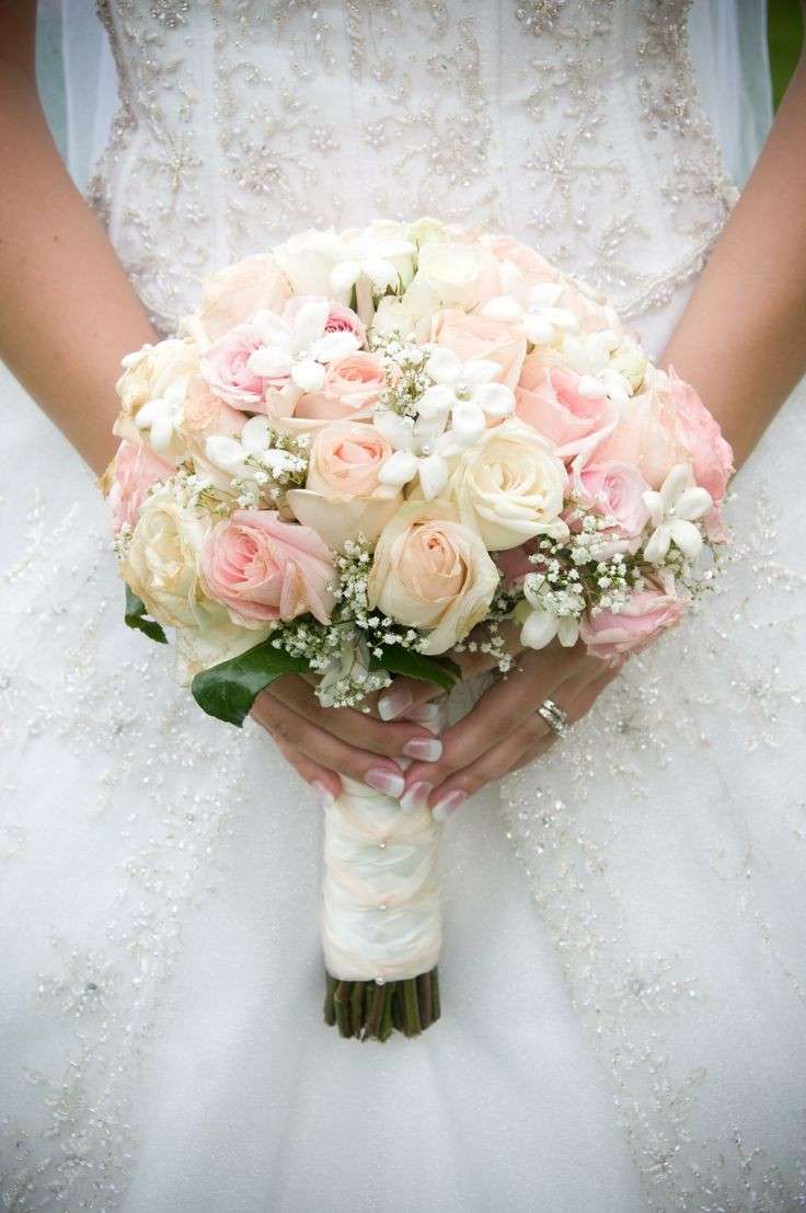 Bouquet rosa e bianco romantico