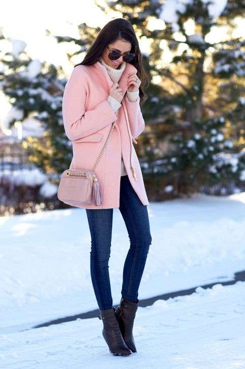 Jeans e cappotto rosa