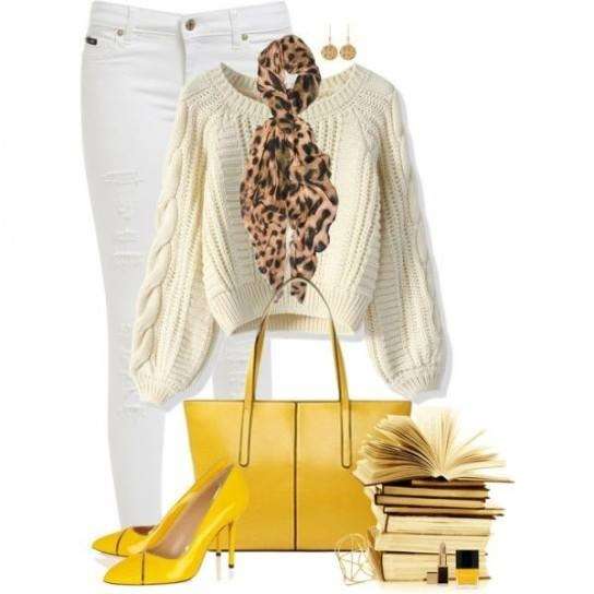 Look bianco con accessori pastello