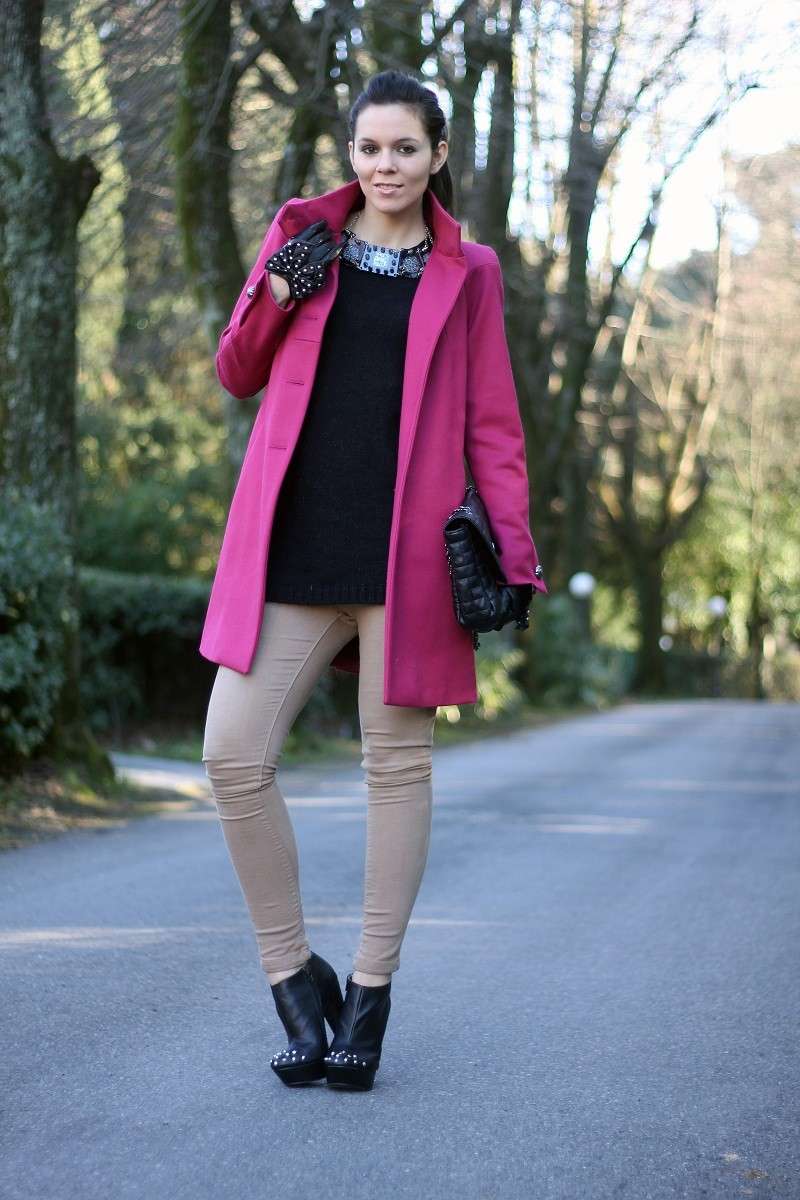 Look con cappotto rosa