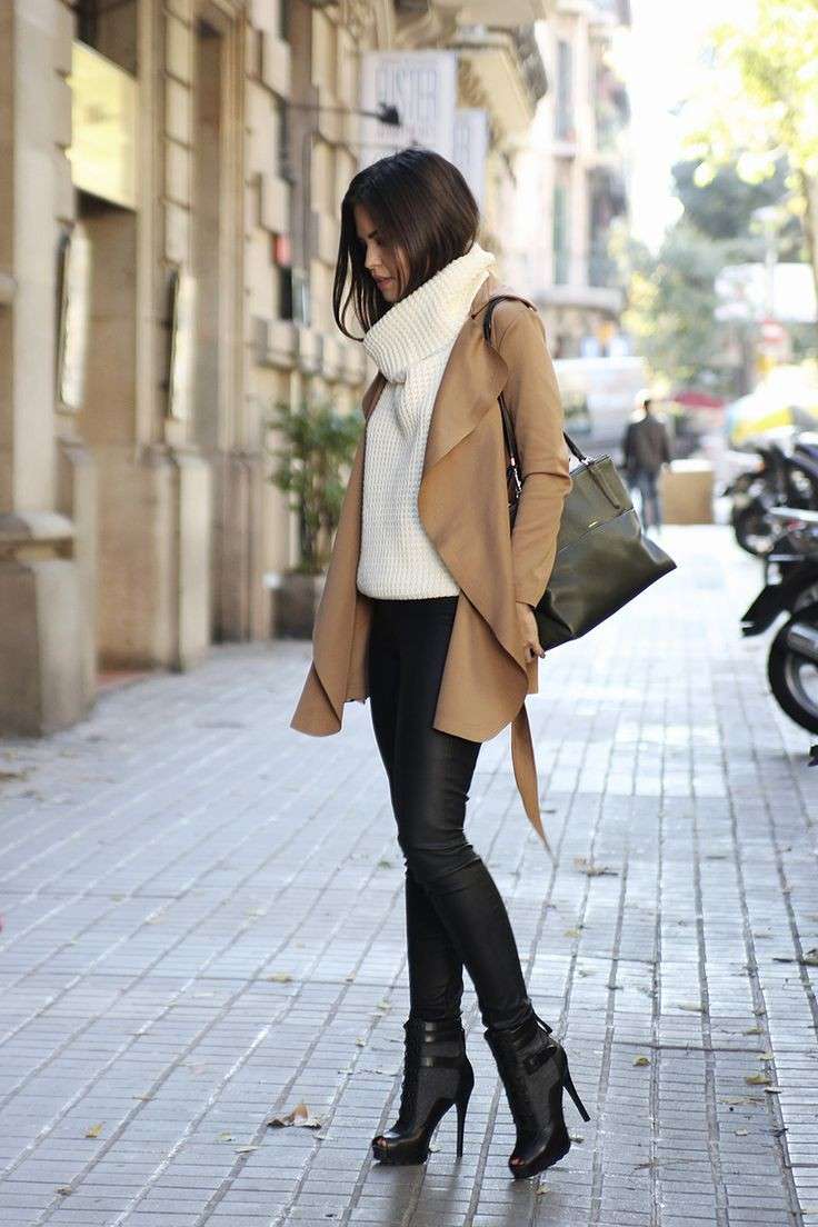 Look con dolcevita bianco