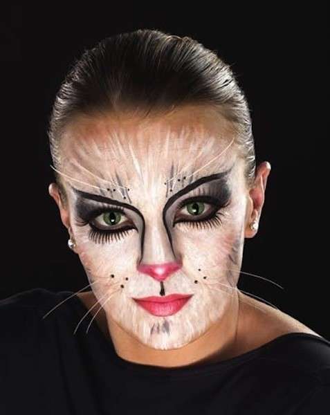 Make up bianco per trucco da gatta