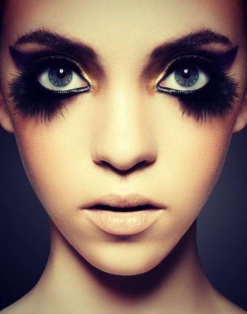 Make up occhi con ciglie effetto piume