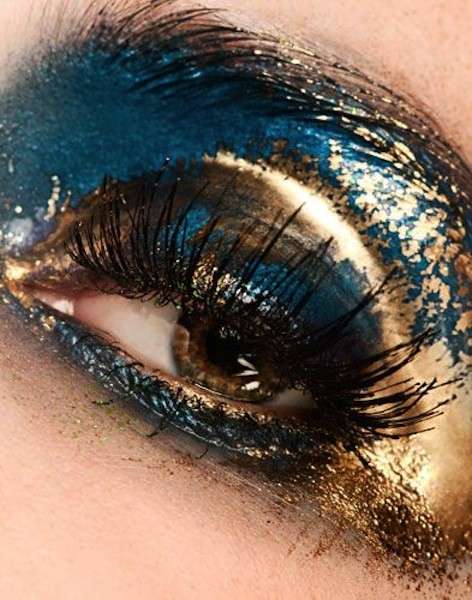 Smokey eyes turchese e oro
