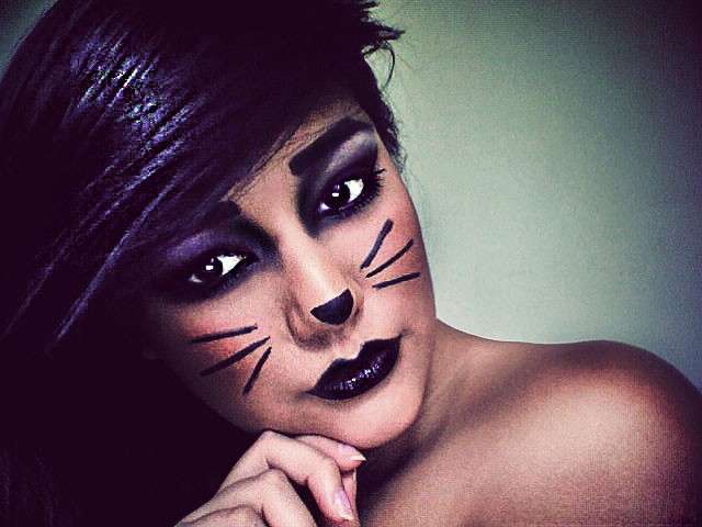 Trucco da gatta per Carnevale dai toni scuri