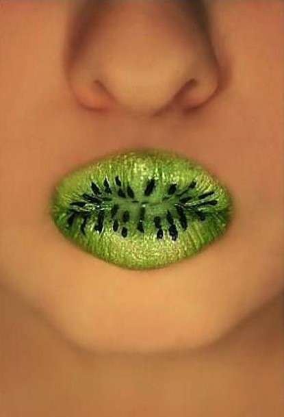 Trucco labbra kiwi