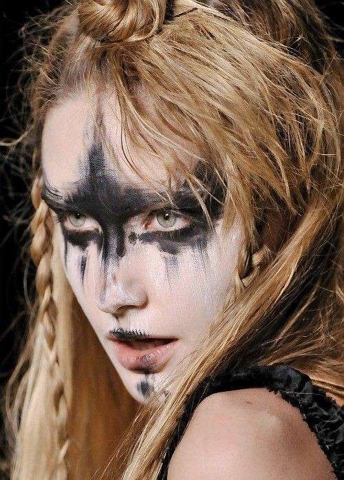 Trucco tribale in bianco e nero