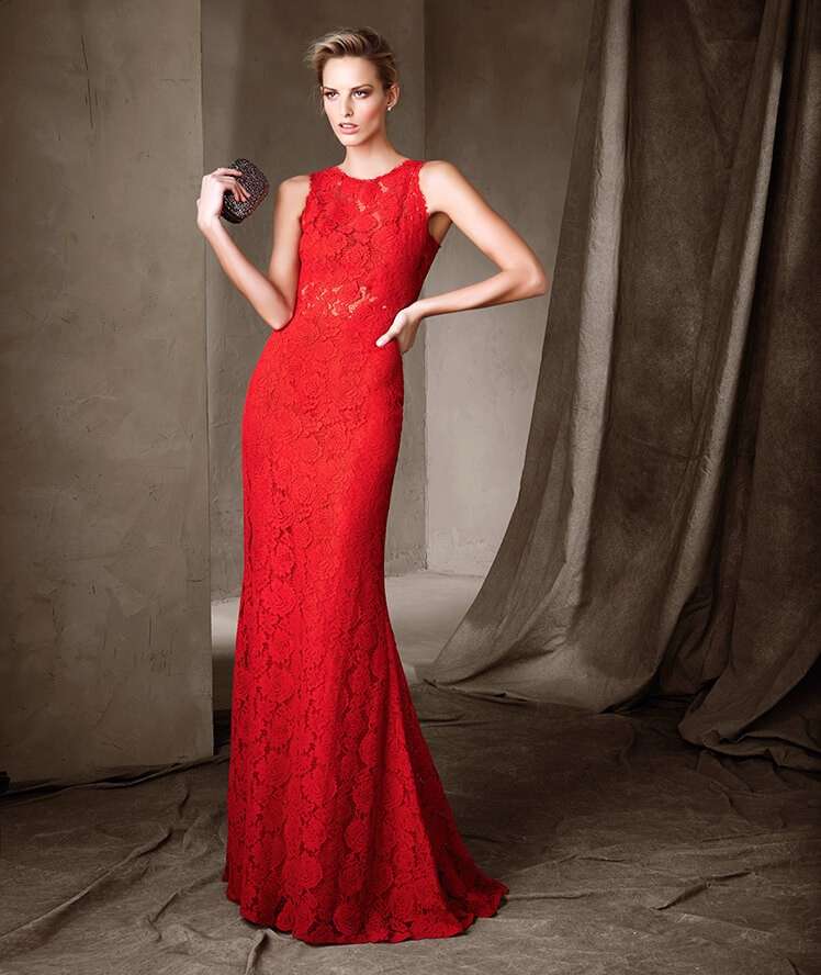 Abito in pizzo rosso Pronovias