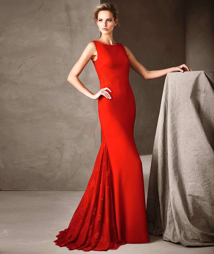 Abito rosso lungo Pronovias