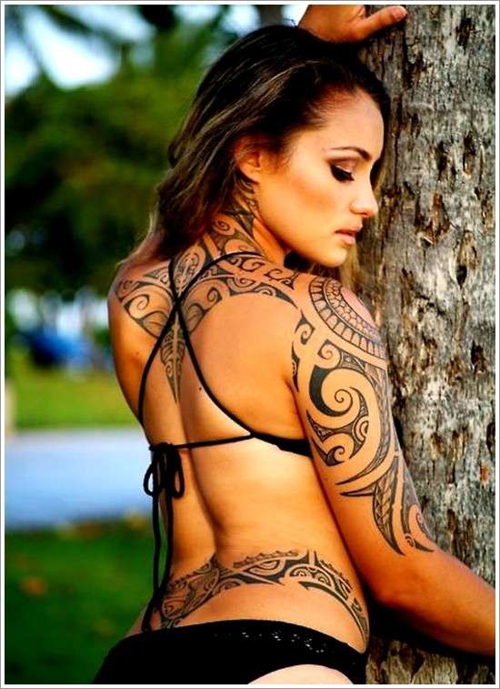 Disegni Maori sulla schiena
