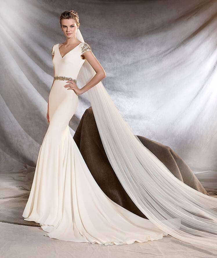 Abito con cintura Pronovias