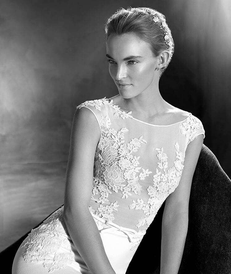 Abito con corpetto in pizzo Pronovias