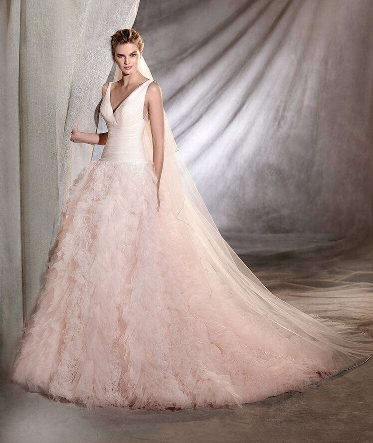 Abito da sposa rosa Pronovias