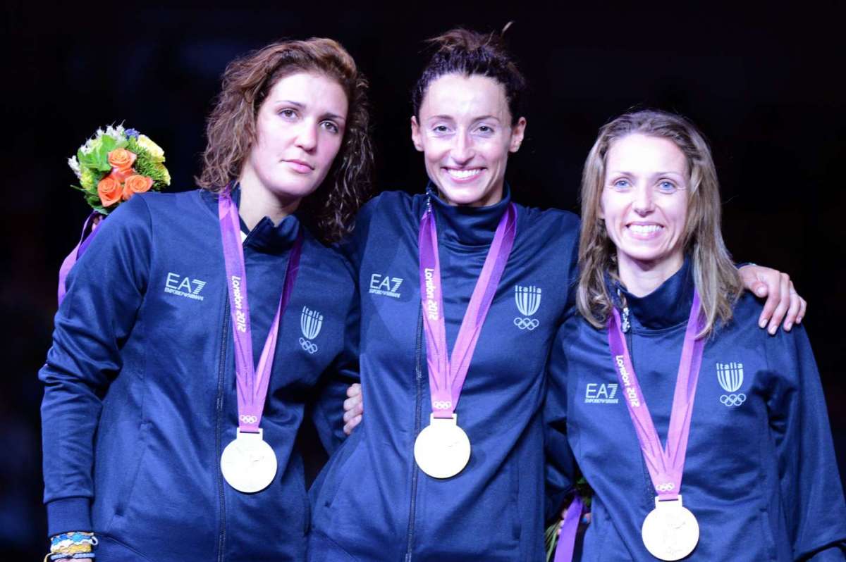 Arianna Errigo, Elisa Di Francisca e Valentina Vezzali sul podio alle Olimpiadi di Londra 2012