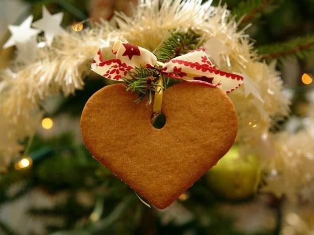 Biscotto natalizio a forma di cuore