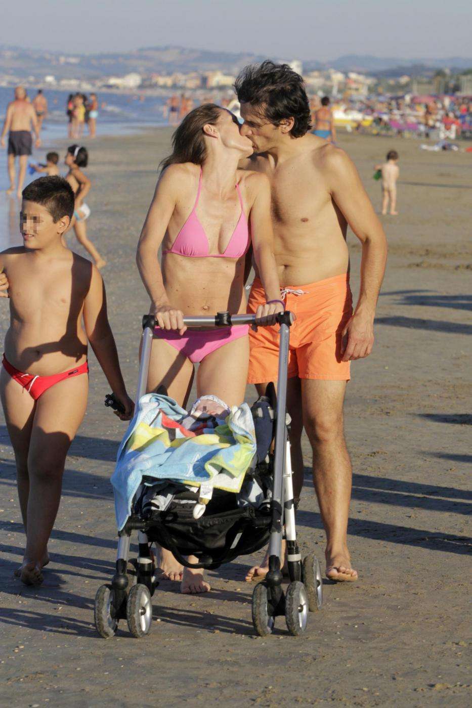La famiglia vip in vacanza al mare a Senigallia
