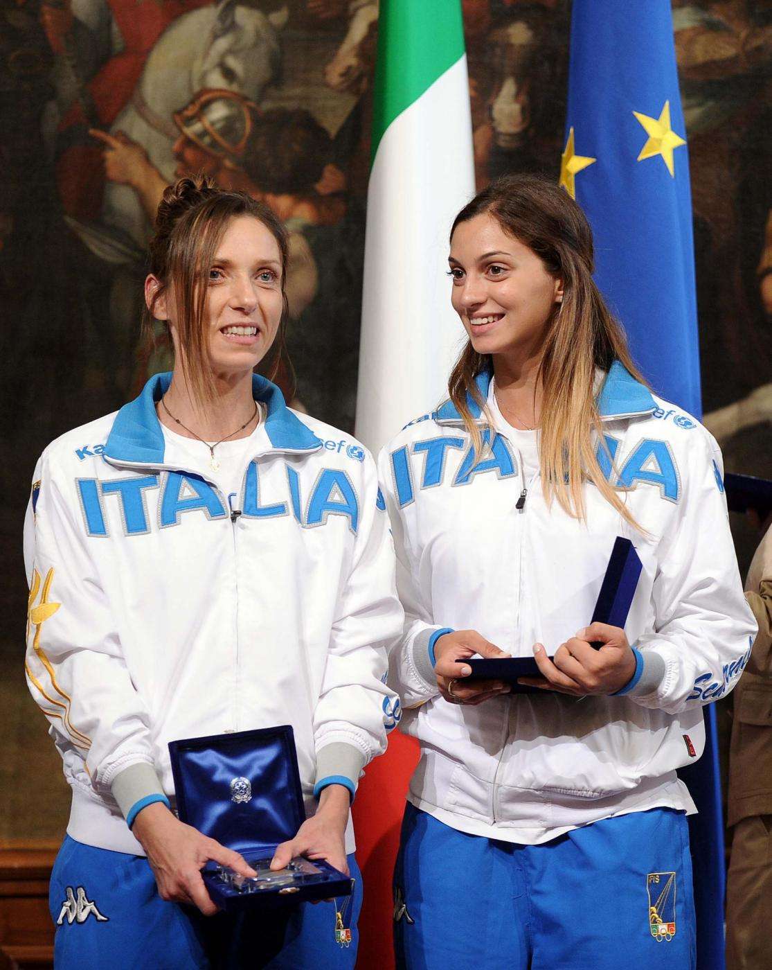 Valentina Vezzali e Rossella Fiamingo a Palazzo Chigi dopo i Mondiali di Mosca 2015