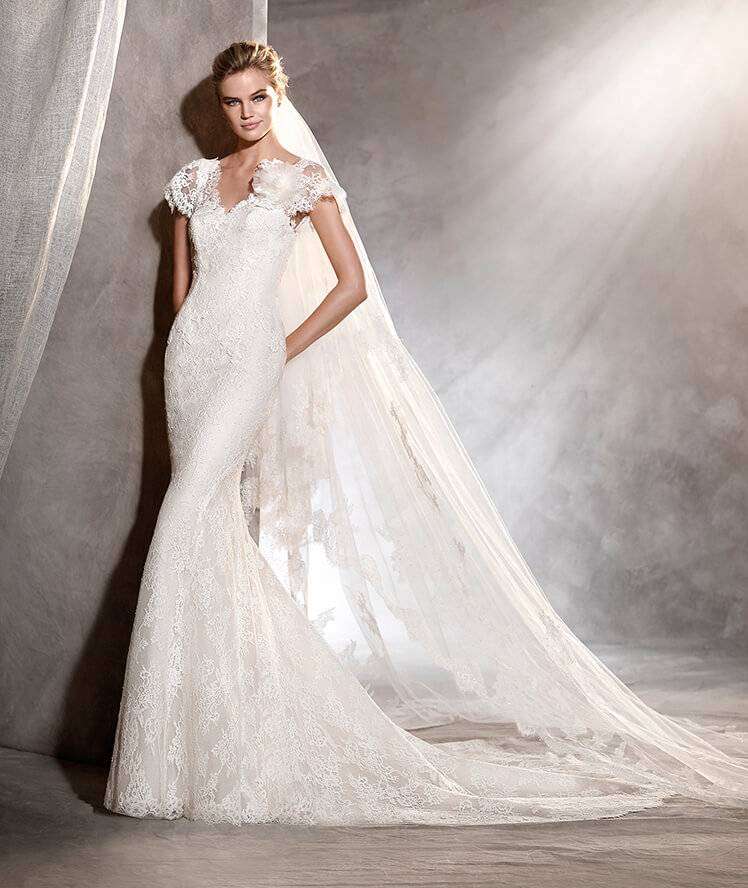 Vestito da sposa bianco in pizzo