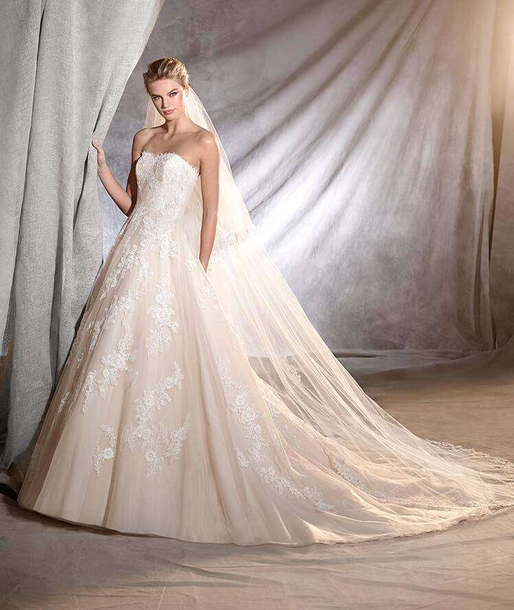 Vestito da sposa rosa