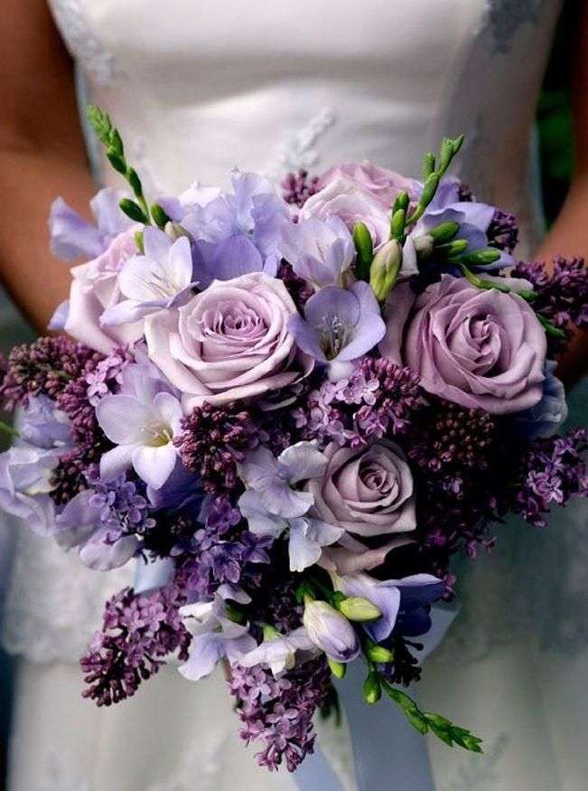 Bouquet con rose e lavanda