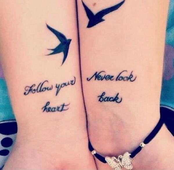 Tatuaggio con frase Segui il tuo cuore mai guardare indietro