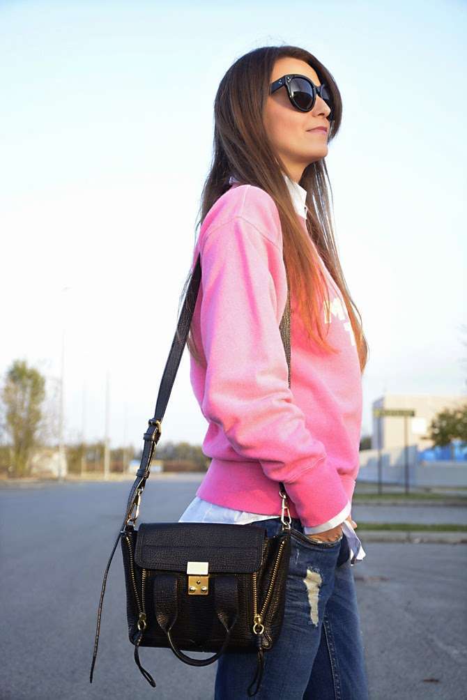 Il denim e i capi fucsia