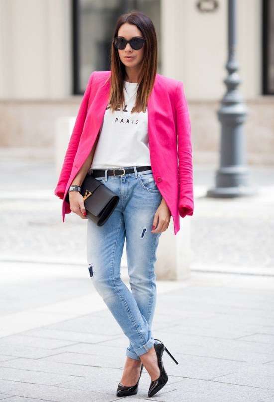 Jeans e giacca fucsia