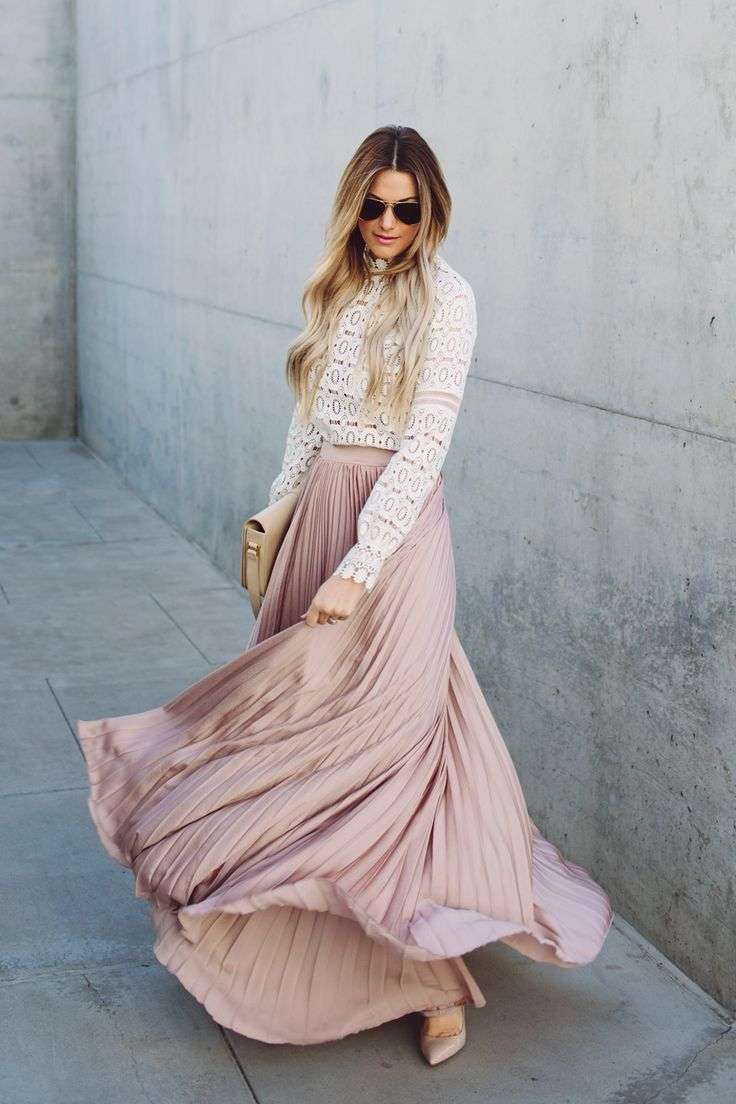 Look con gonna plissè lunga