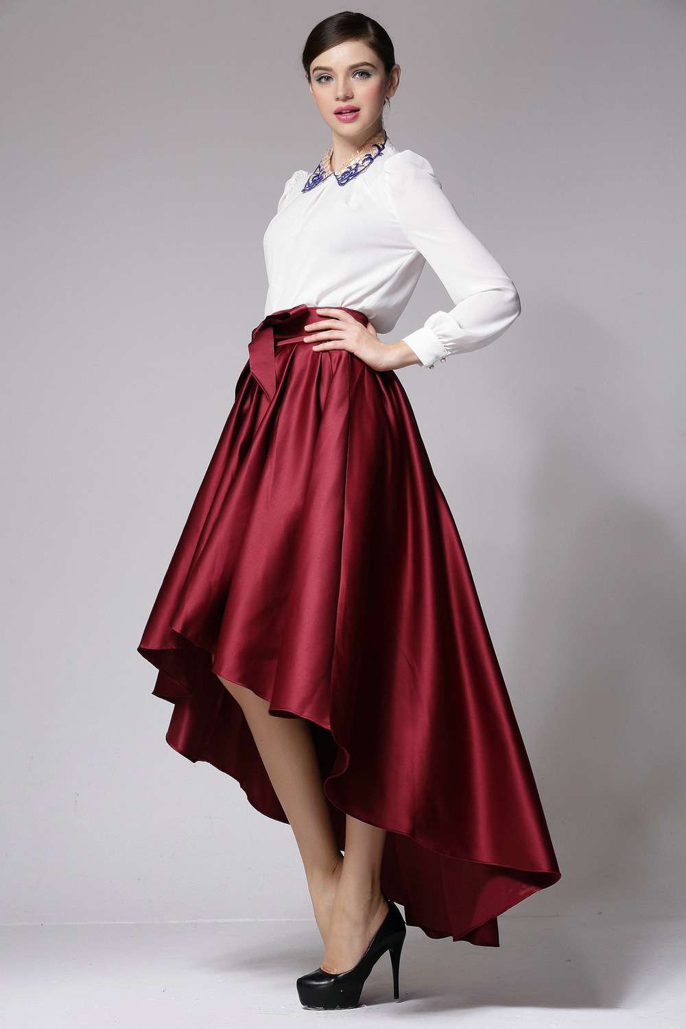 Look da occasione con gonna a pieghe