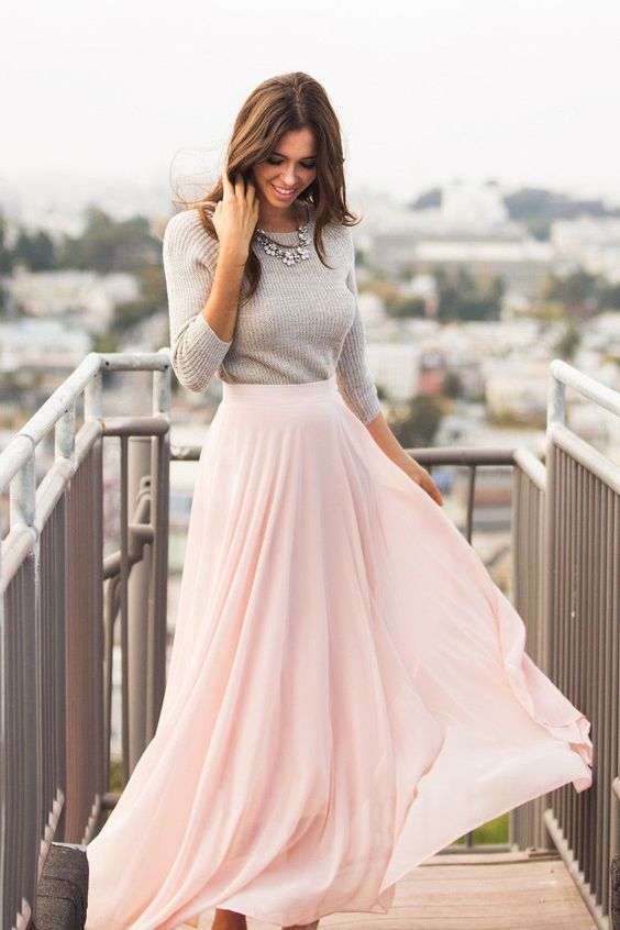 Look fashion con gonna rosa