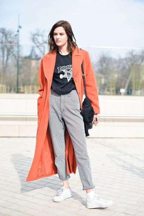 Look mannish con cappotto arancione