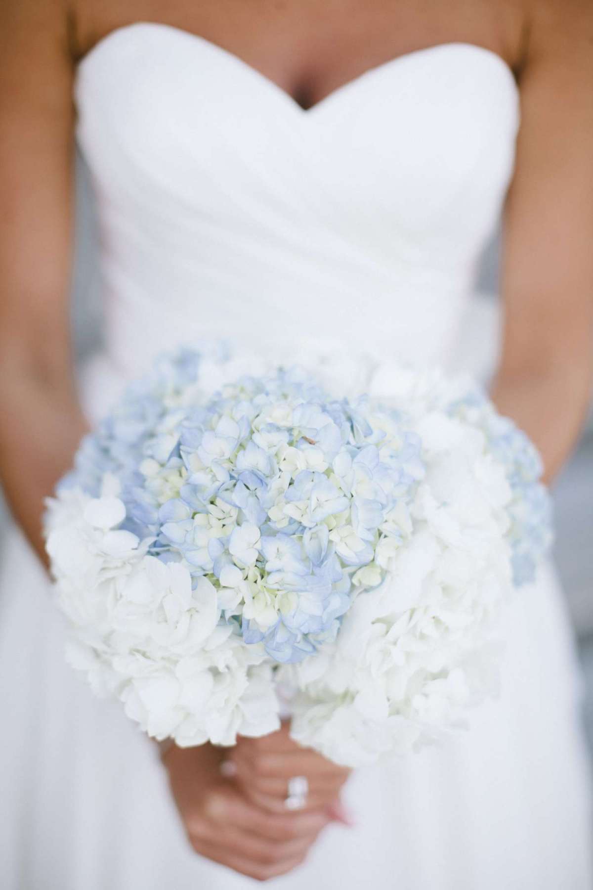 Bouquet da sposa azzurro chiaro