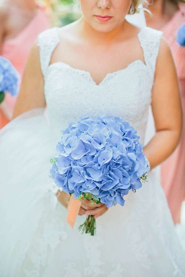 Bouquet da sposa azzurro cielo