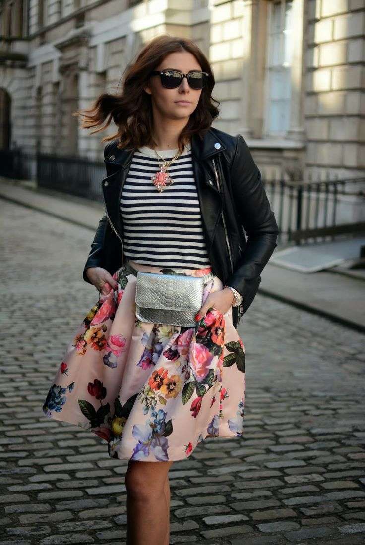 Look rock glam con gonna a fiori