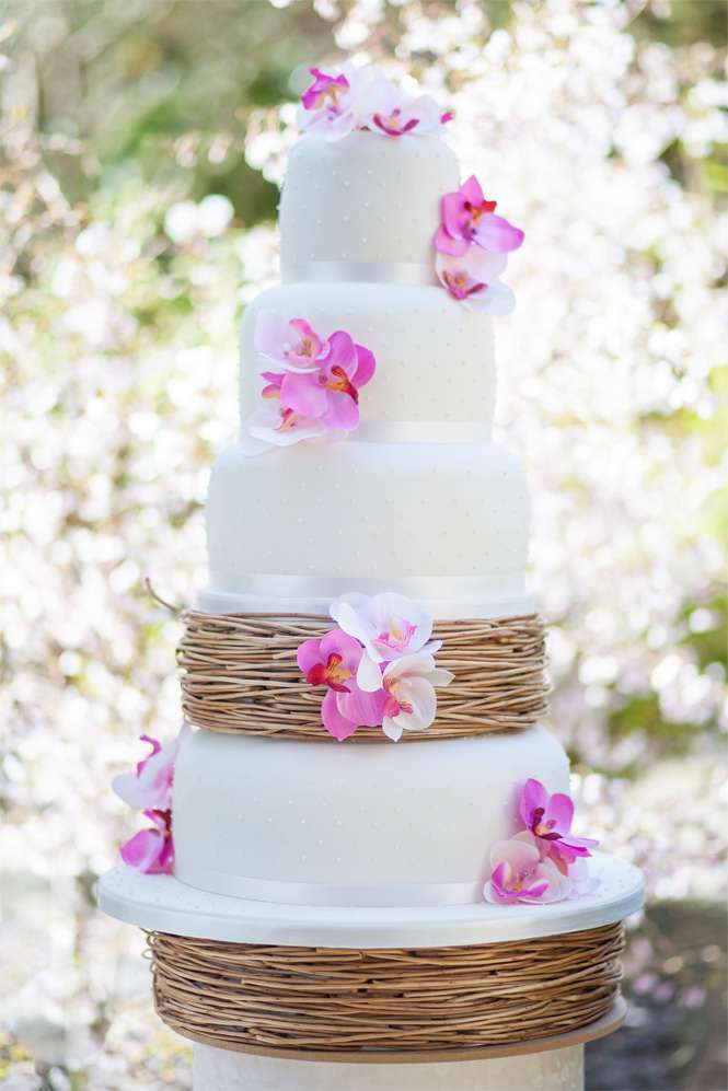 Torta nuziale con orchidee