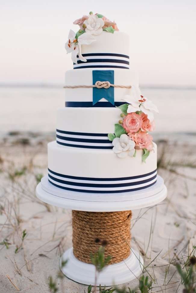 Torta originale a tema marino