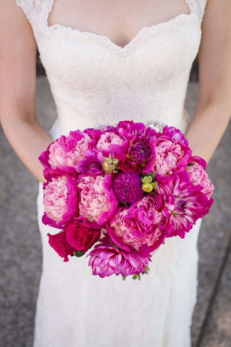 Bouquet con peonie screziate