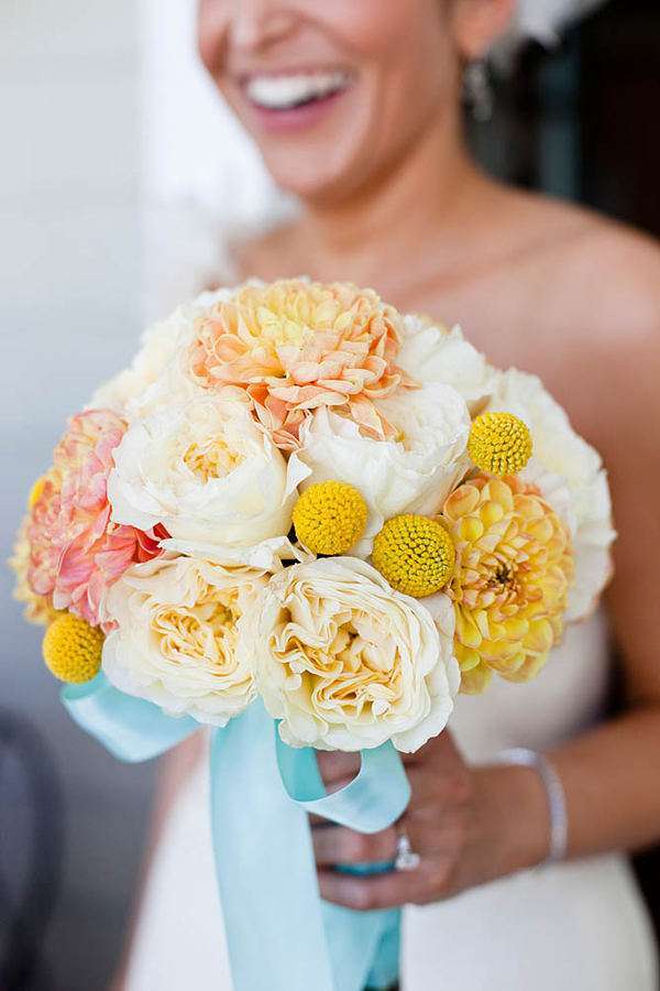 Bouquet da sposa bianco, rosa e giallo